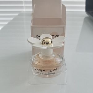Daisy love marc jacobs eau de toilette